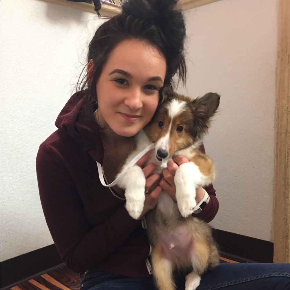 Meet your Posher, Victoria